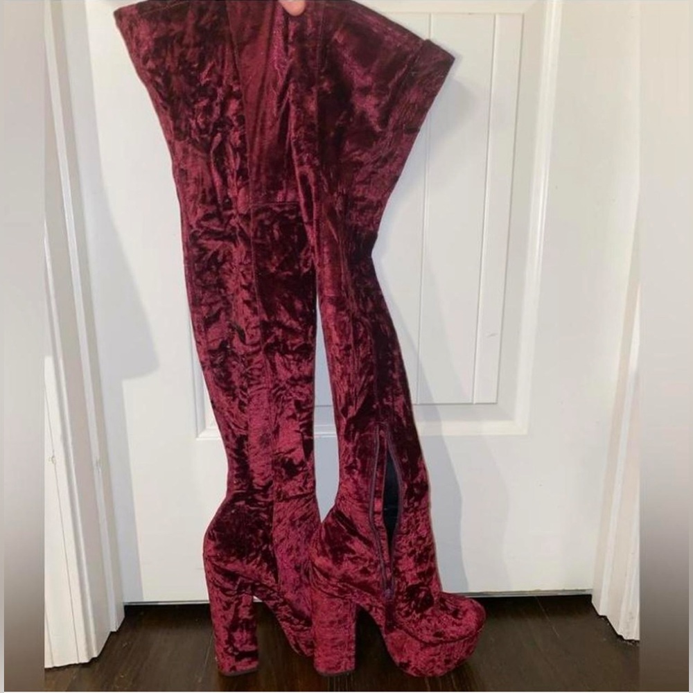 Unique 💅🏼Rare Alice + Olivia Geneva Velvet Thigh Over the Knee Platform Boots